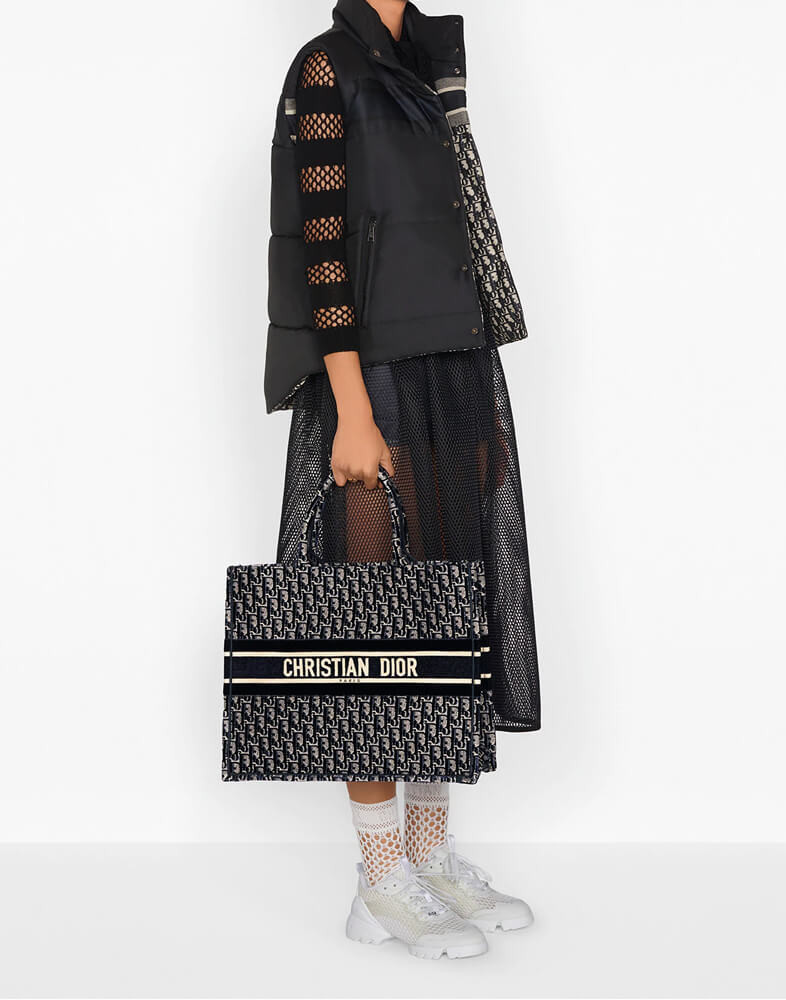 Dior Oblique Embroidered Velvet Book Tote M1286Z