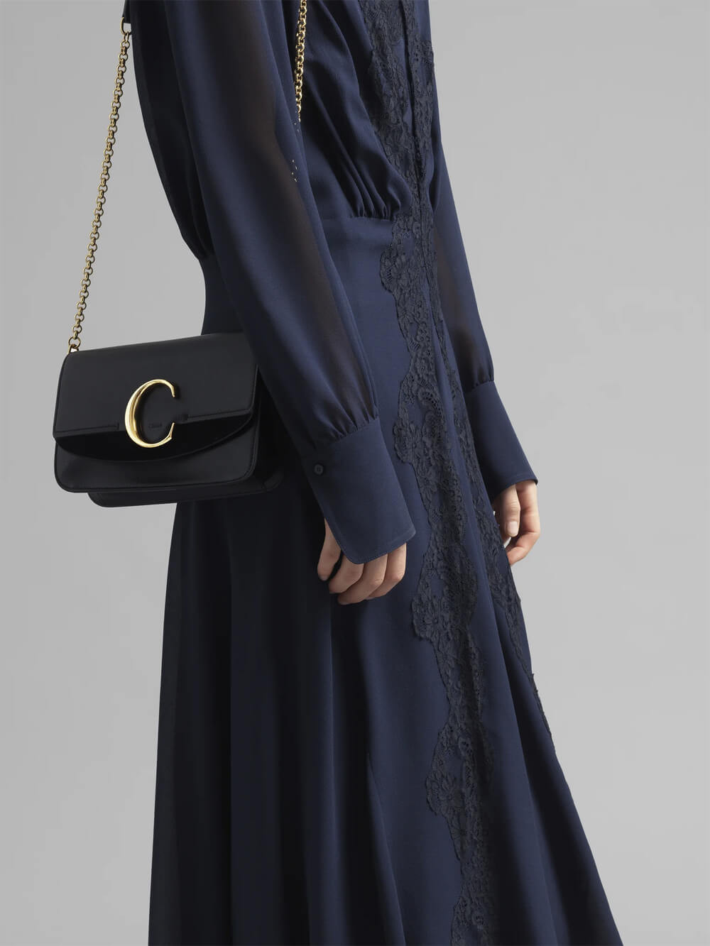 Chloe C Clutch With Chain S1159