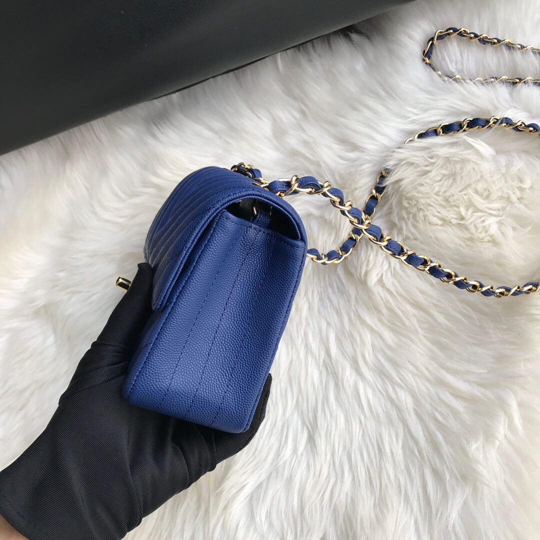 Chanel Chevron Caviar Leathe 17cm Classic Flap Bag 1115