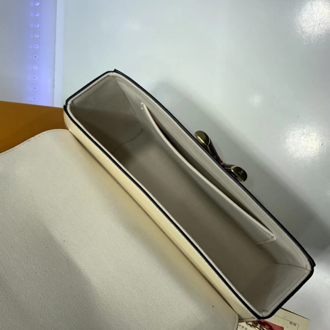 Louis Vuitton Epi Leather Twist MM M53928