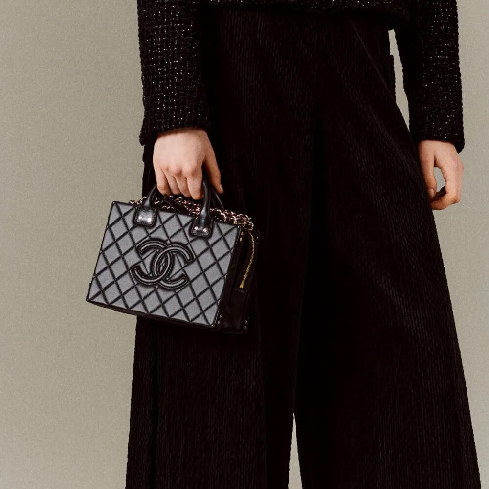 Chanel Vanity Case in Calfskin AS3345 Black