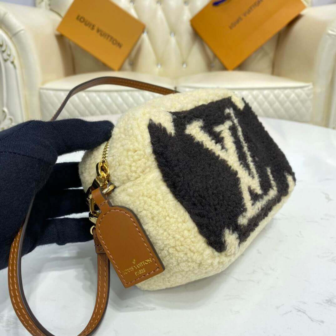 Louis Vuitton Beach Pouch M68599