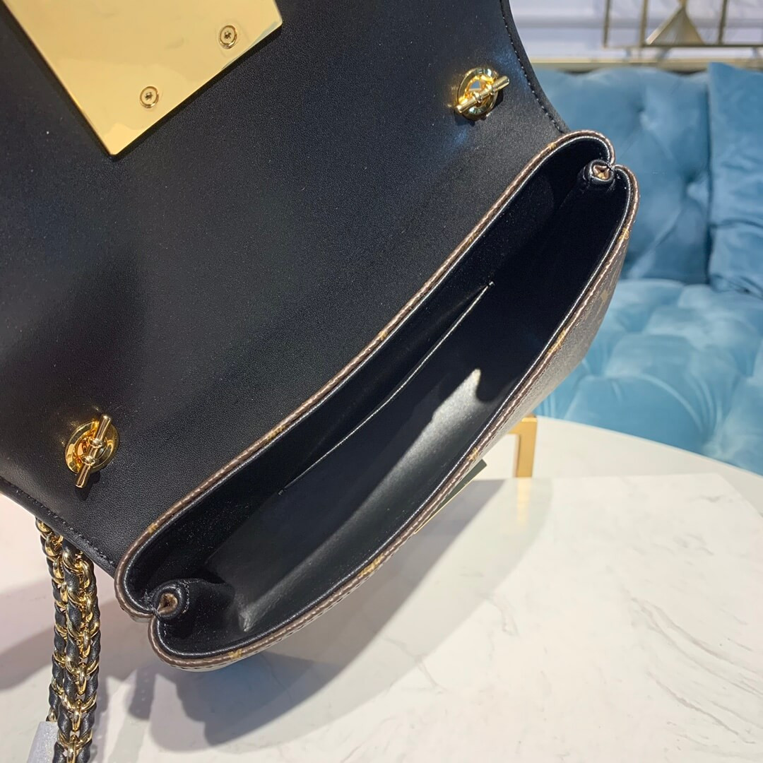 Louis Vuitton Pochette LV Thelma M44916