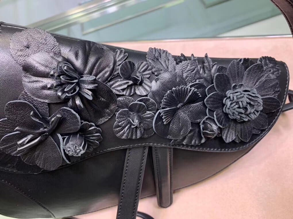 Christian Dior Embroidered Flowers Saddle Bag M0446
