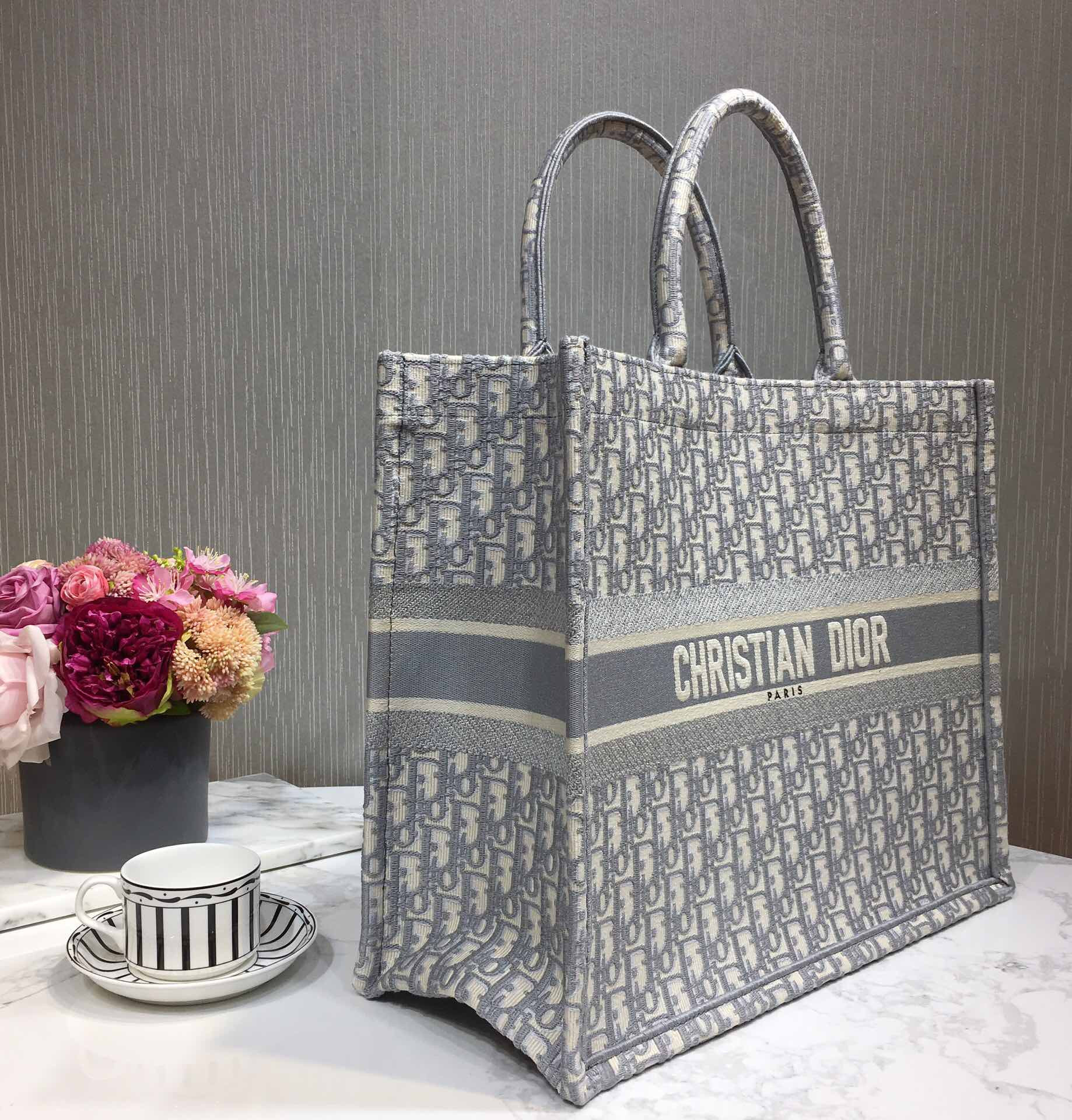 Christian Dior Book Tote Oblique M1286