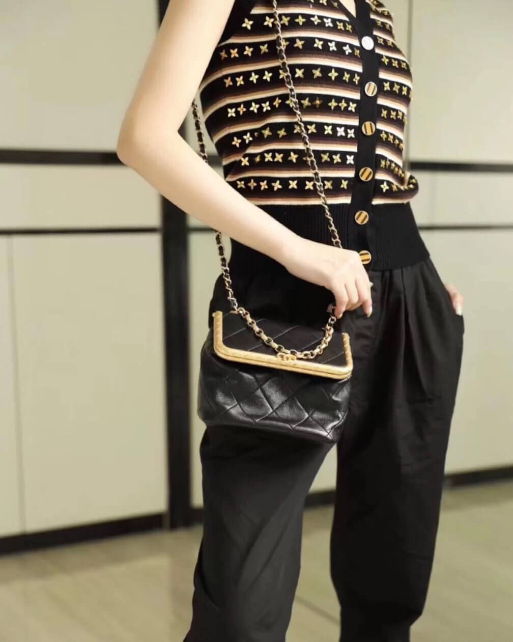 Chanel Lambskin Kiss-Lock Clasp Bag AS1886