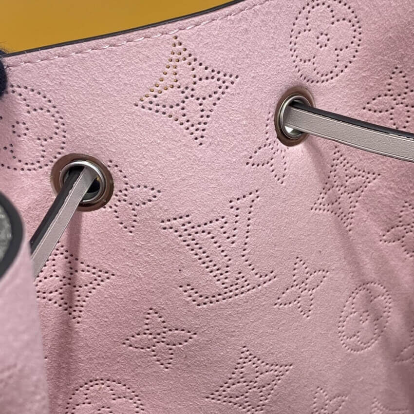 Louis Vuitton Mahina Leather Muria M57526