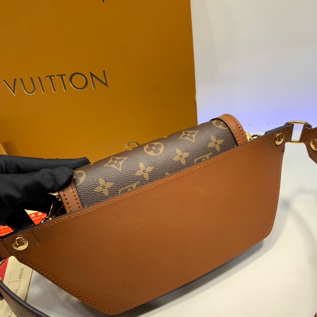 Louis Vuitton Bumbag Dauphine M44586