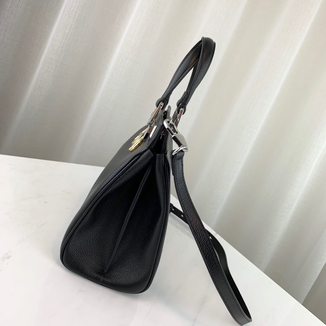 Gucci Zumi Grainy Leather Small Top Handle Bag 569712