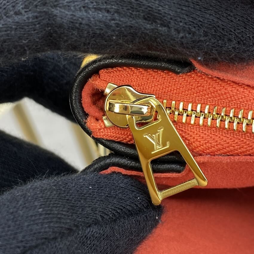 Louis Vuitton Coussin BB M57993