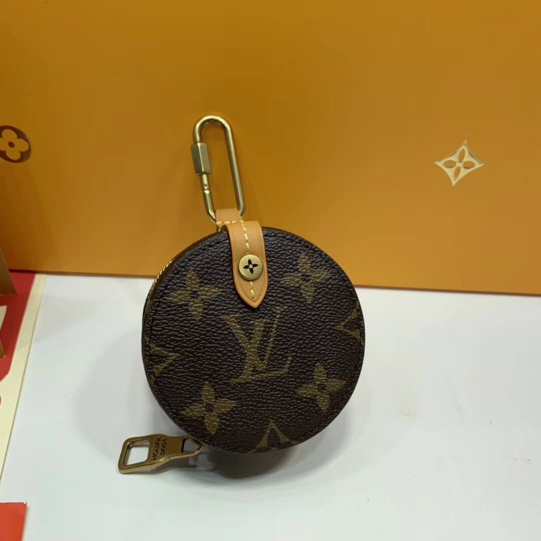 Louis Vuitton Monogram Canvas Round Case M68524