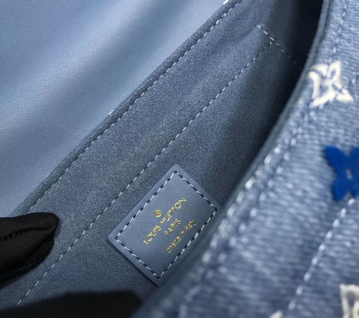 Louis Vuitton New Wave Chain Bag MM M53692