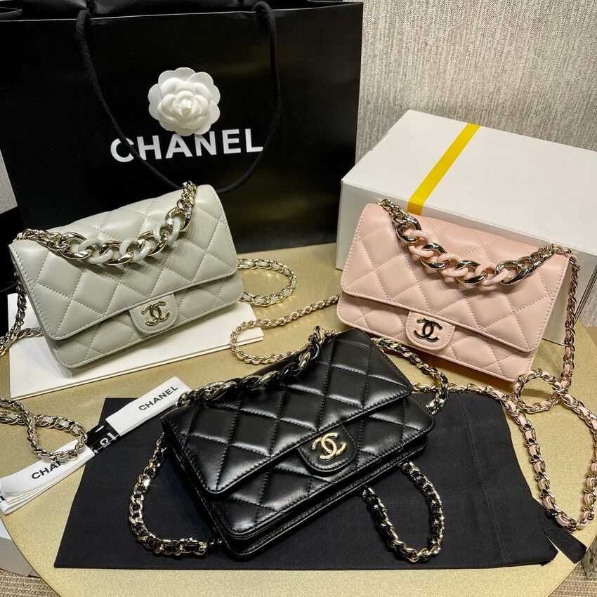 Chanel Lambskin Plexi Quilted Wallet On Chain WOC AP2377