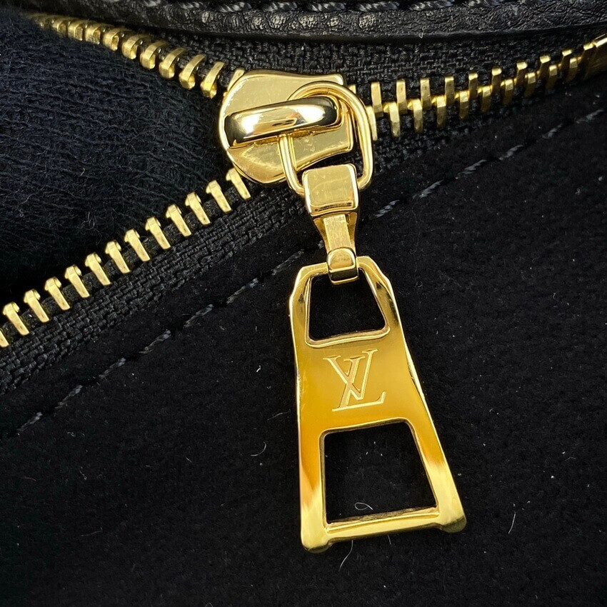 Louis Vuitton On My Side PM M58919 Black