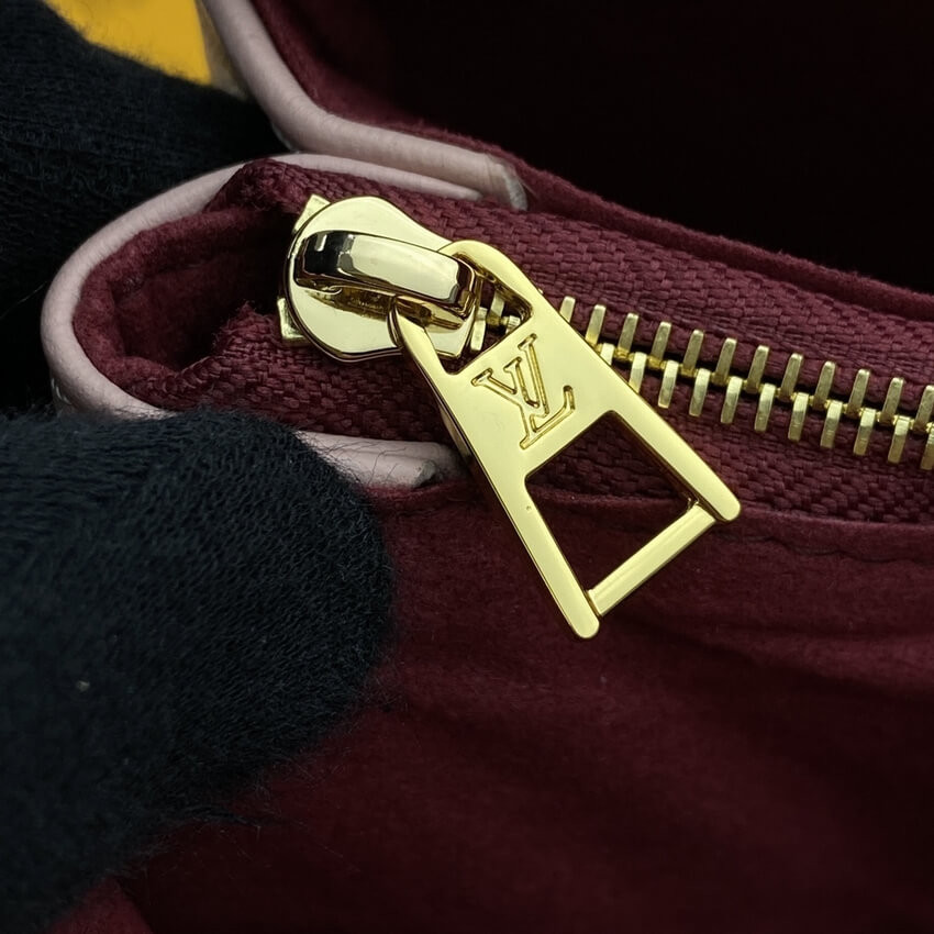 Louis Vuitton Coussin PM M59276 Pink