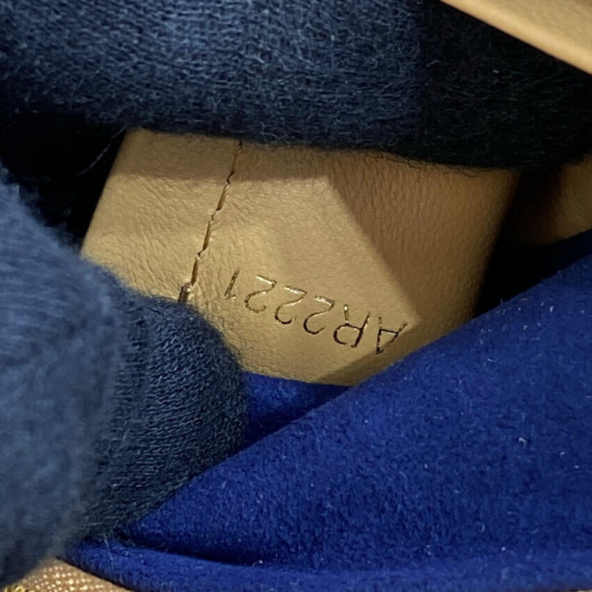 Louis Vuitton Pochette Coussin M80818 Camel Brown