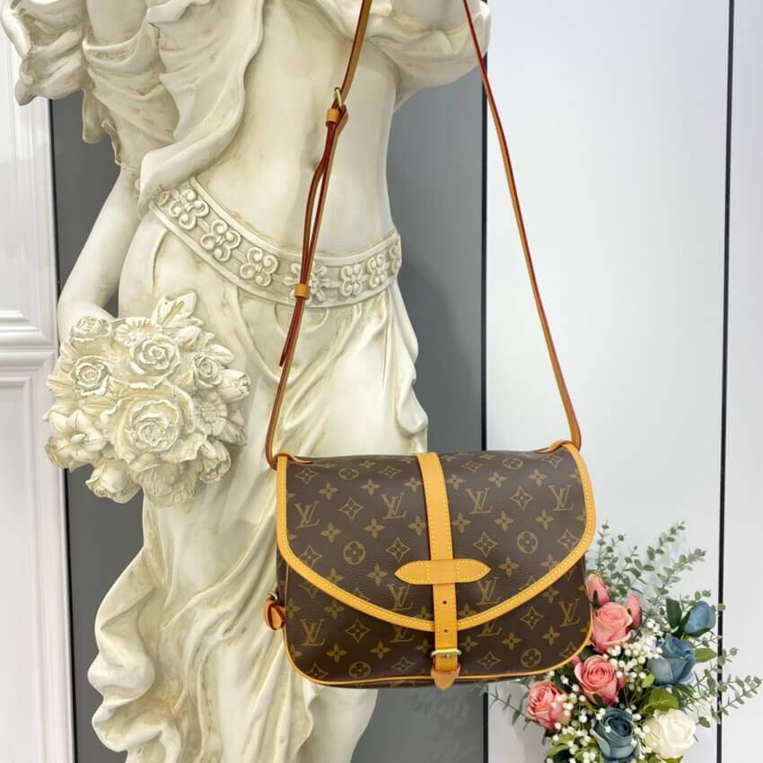 Louis Vuitton Monogram Canvas Saumur MM M42256