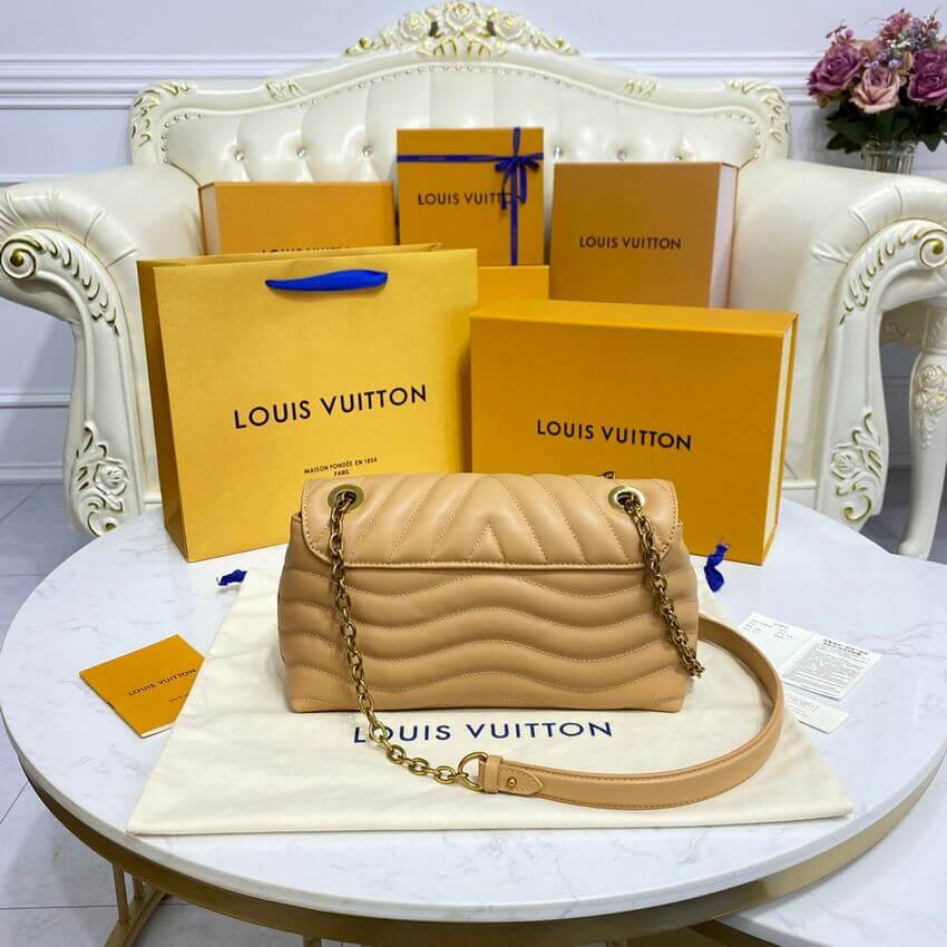 Louis Vuitton LV New Wave Chain Bag M59349 Arizona
