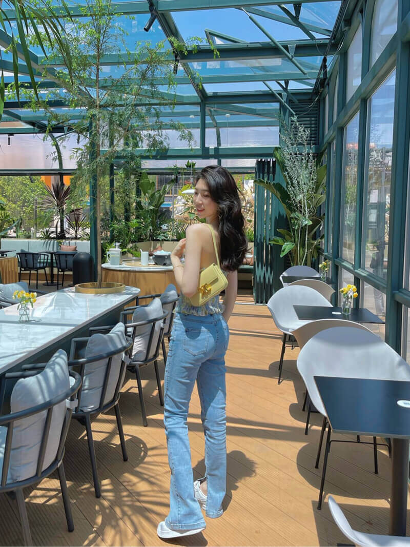 Celine Triomphe Shoulder Bag In Shiny Calfskin 194143 Papyrus