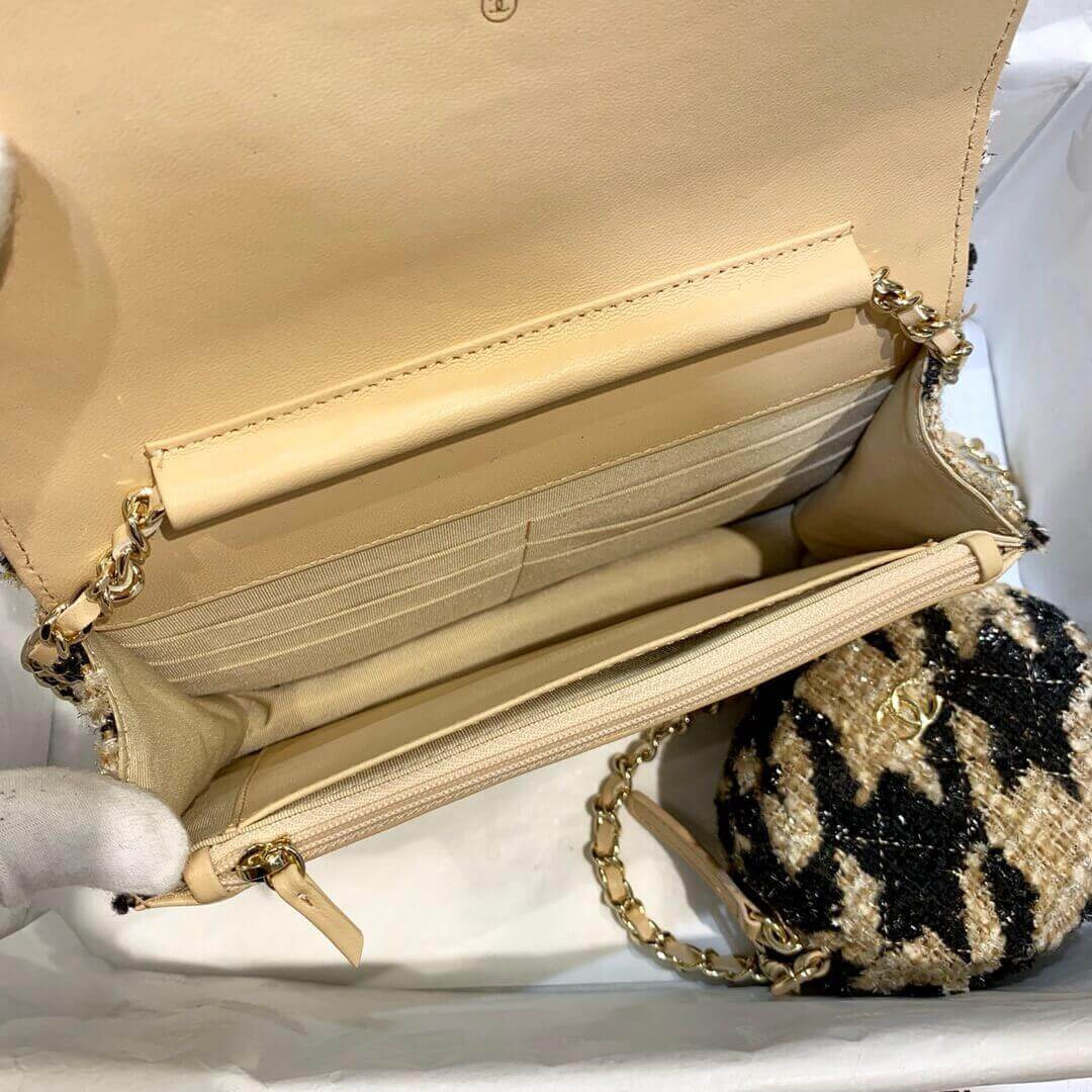 Chanel 19 Tweed Woc With Coin Purse AP0985