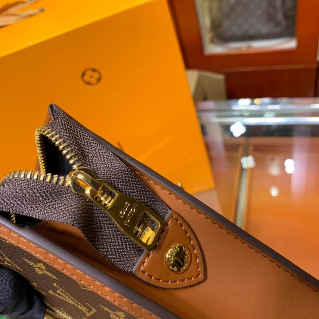 Louis Vuitton Pochette Dauphine M69184