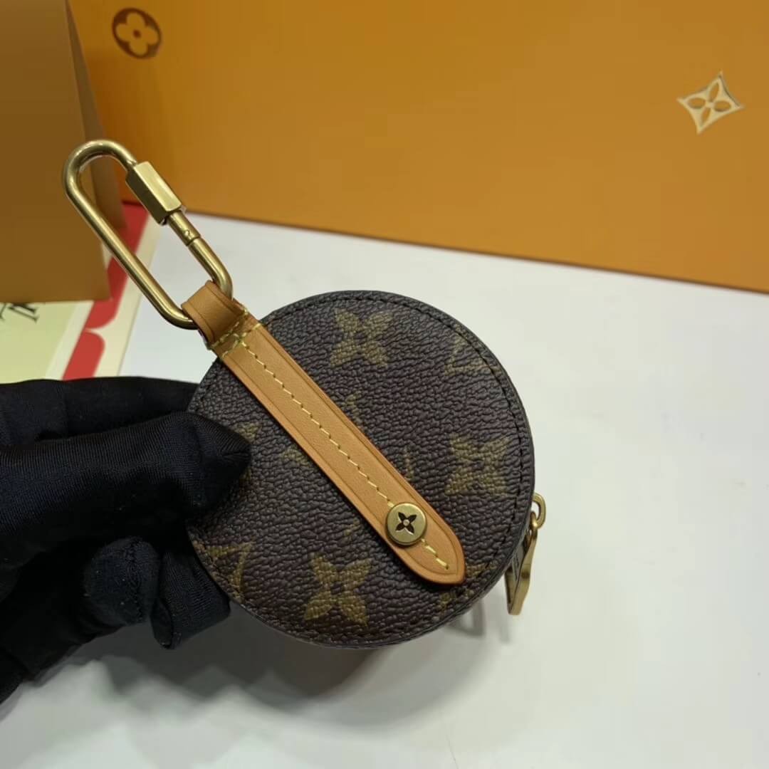 Louis Vuitton Monogram Canvas Round Case M68524