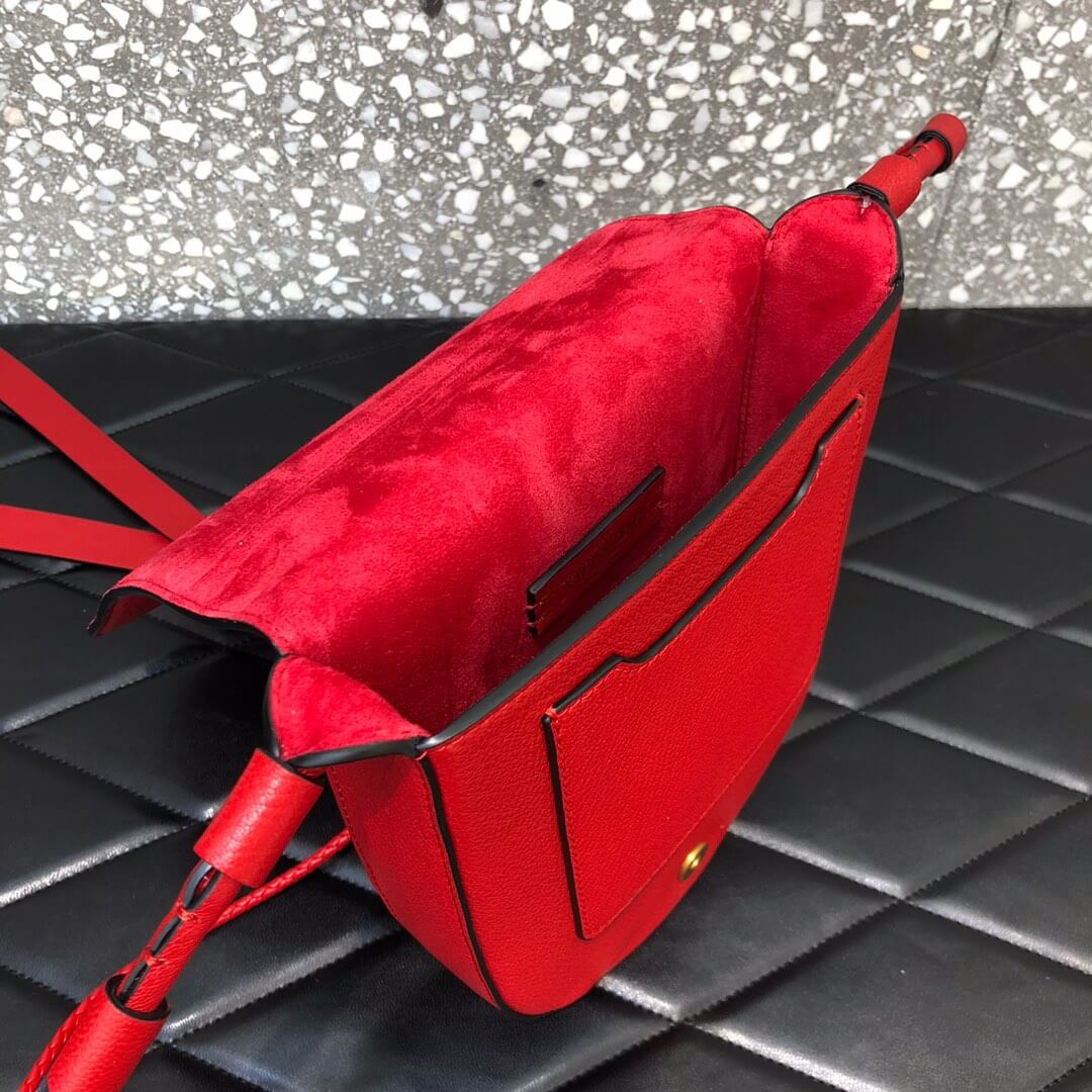 Valentino Garavani Small Vring Crossbody Bag 0910