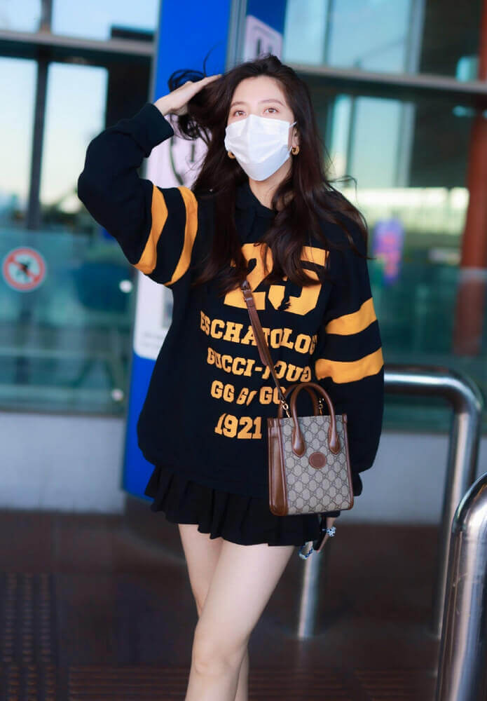 Gucci Mini Tote Bag with Interlocking G in GG Supreme 671623