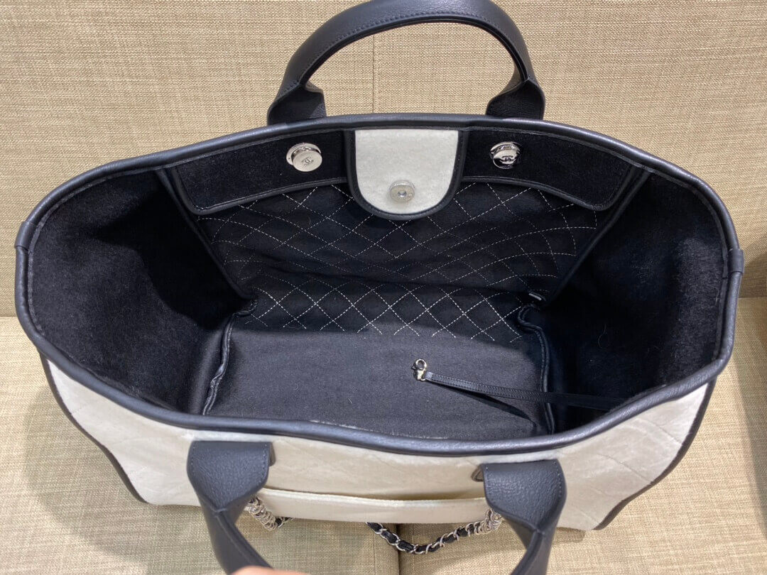 Chanel Wool Felt Deauville Shopping Bag A60598 White/Black