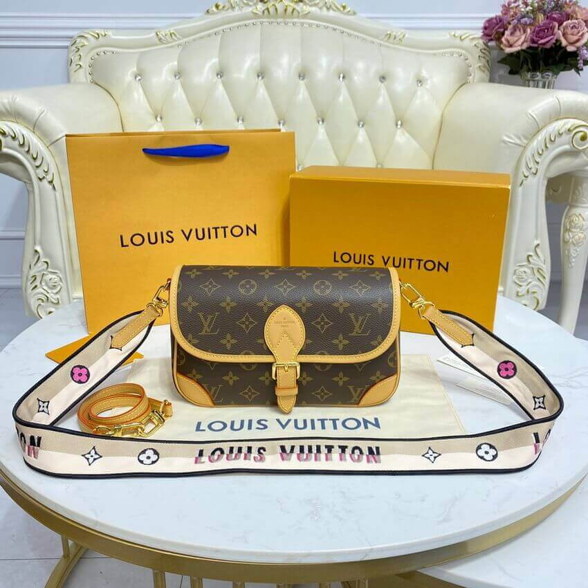 Louis Vuitton Monogram Canvas Diane Bag M45985