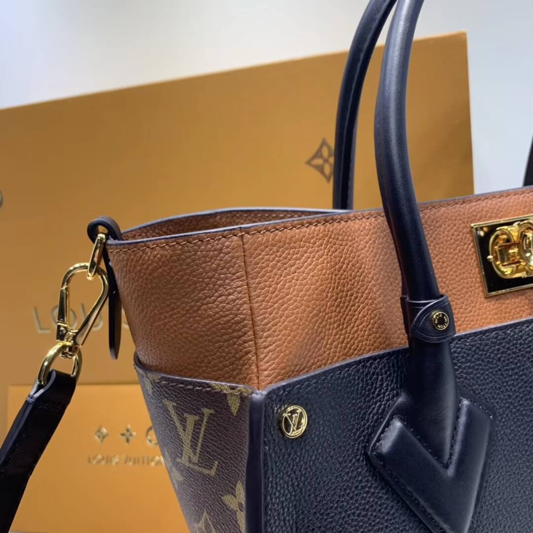 Louis Vuitton On My Side M53823