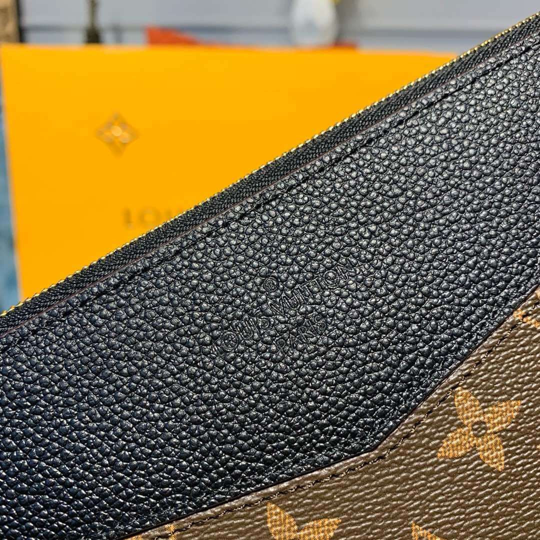 Louis Vuitton Monogram Canvas Daily Pouch M62942