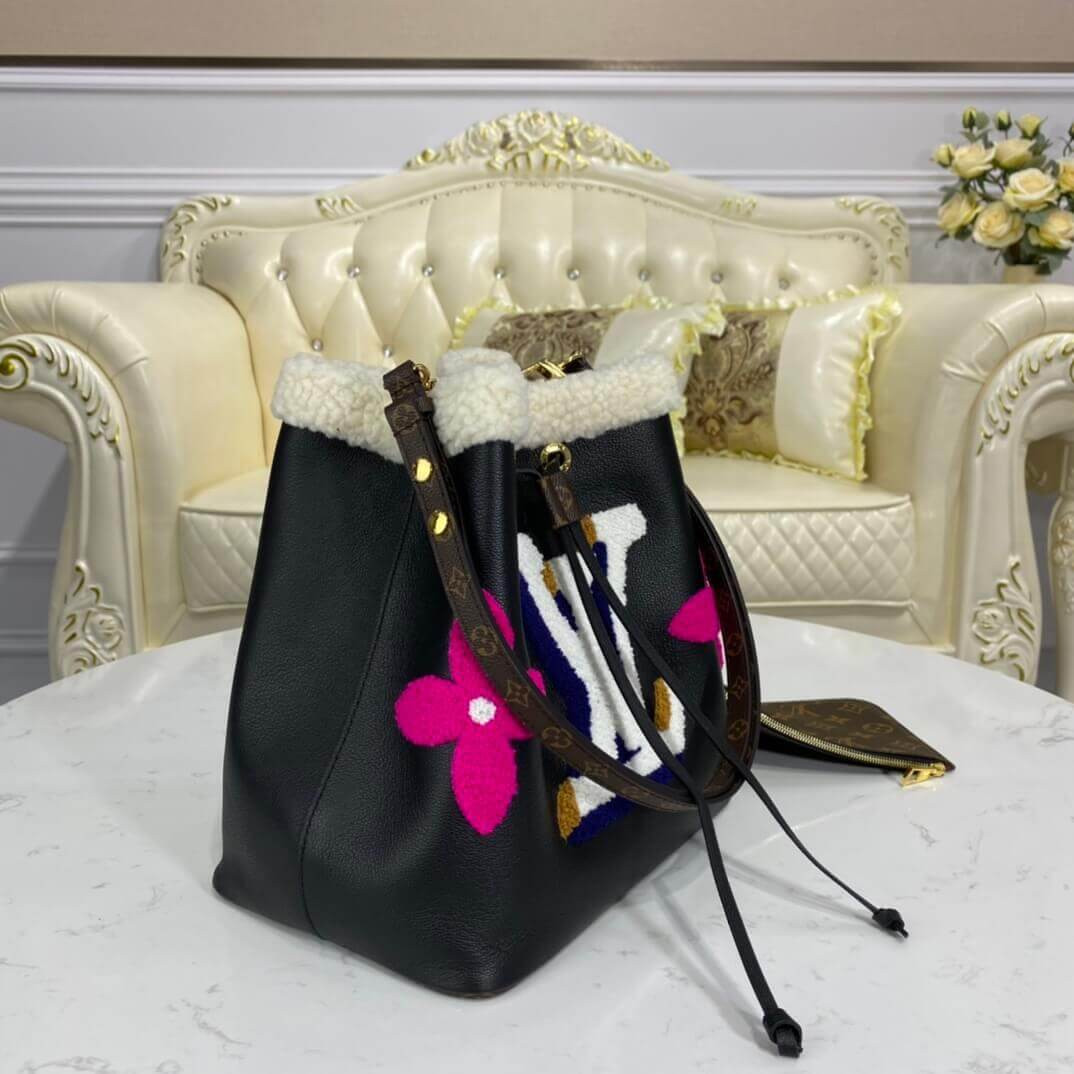 Louis Vuitton Neonoe MM M56963 In Leather and Shearling