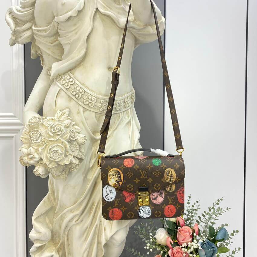 Louis Vuitton Monogram Cameo Printed Pochette Metis M59257