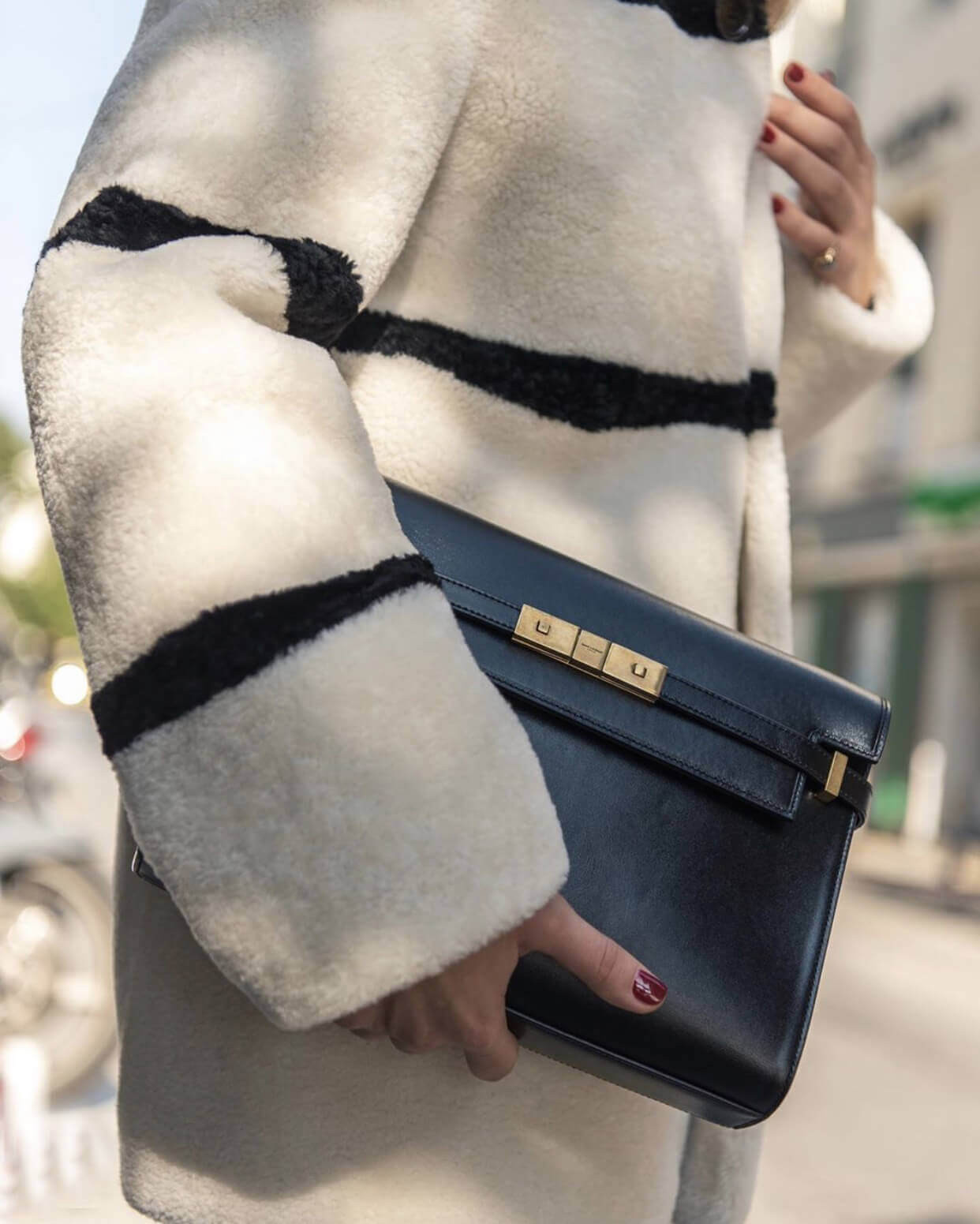 Saint Laurent Manhattan Shoulder Bag In Smooth Leather 579271