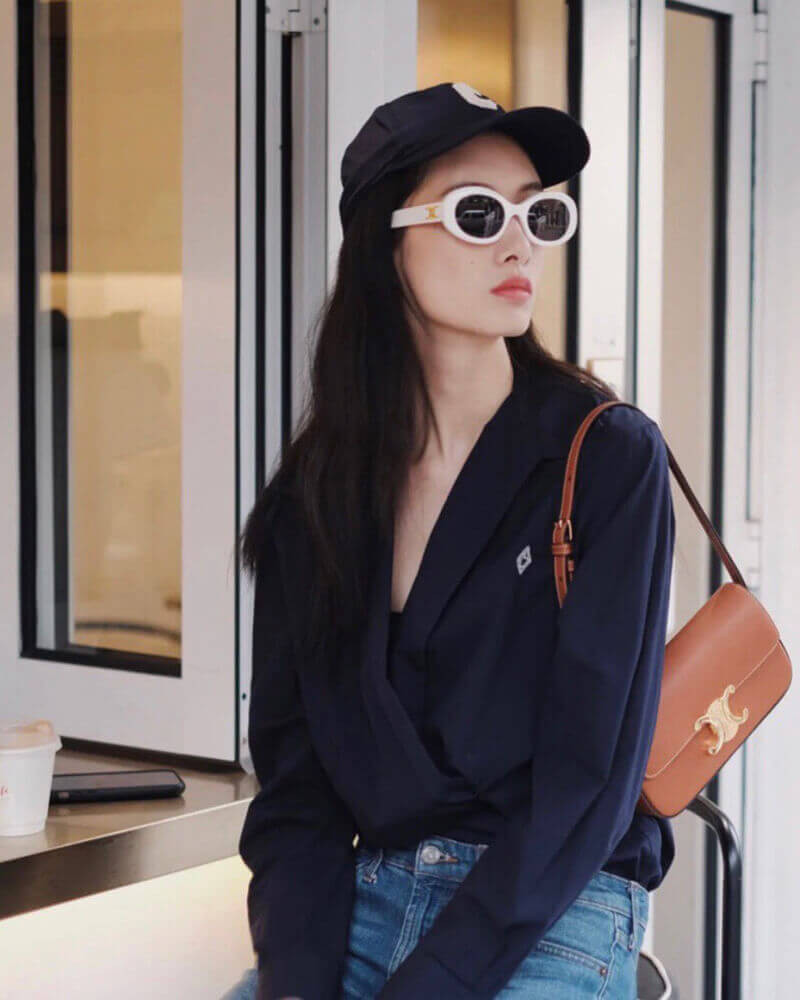 Celine Triomphe Shoulder Bag In Natural Calfskin 194143 Tan