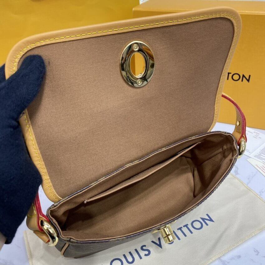 Louis Vuitton Tikal PM Shoulder Bag M40078