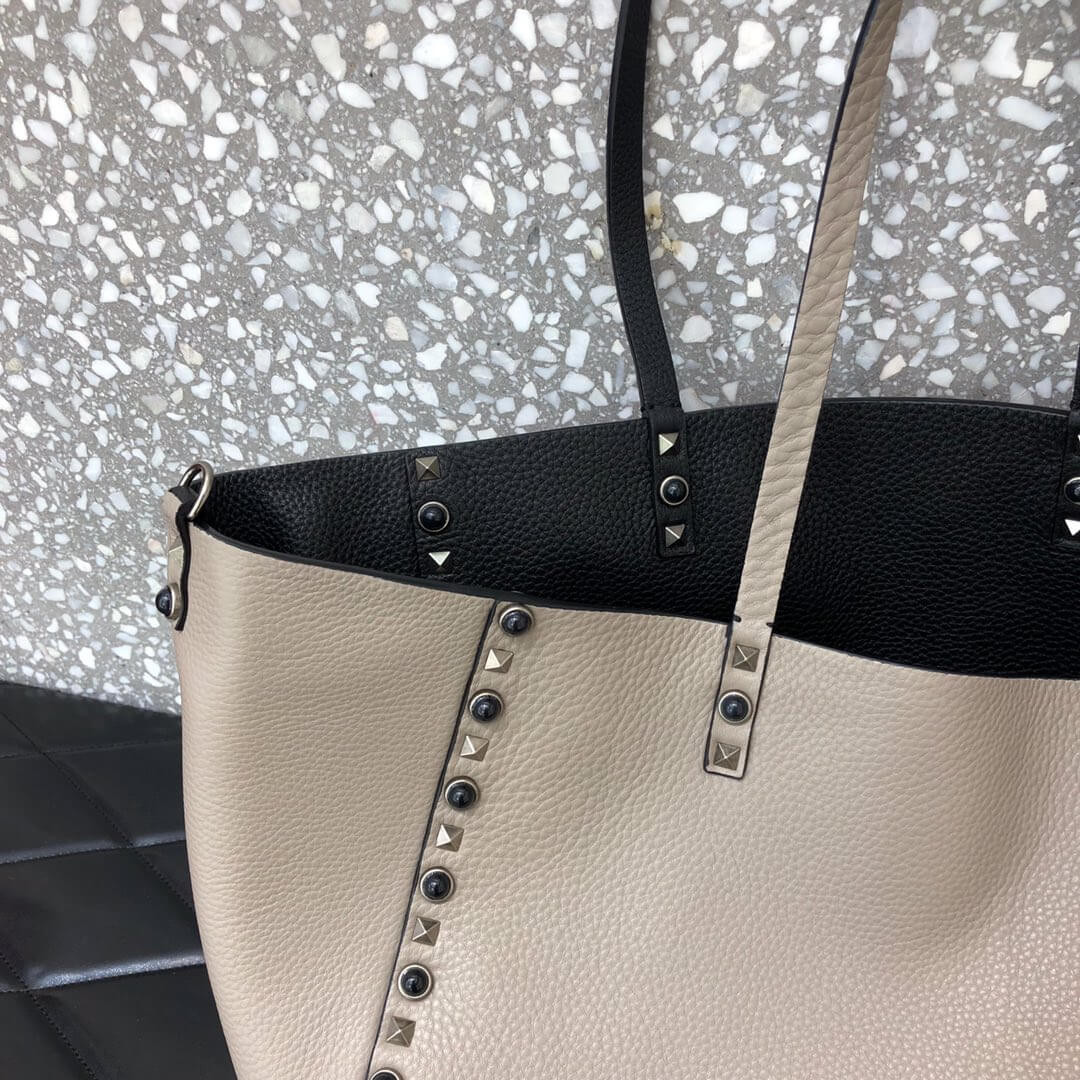 Valentino Garavani Medium Double Rockstud Reversible Tote Bag 0067Y Black/Off-white