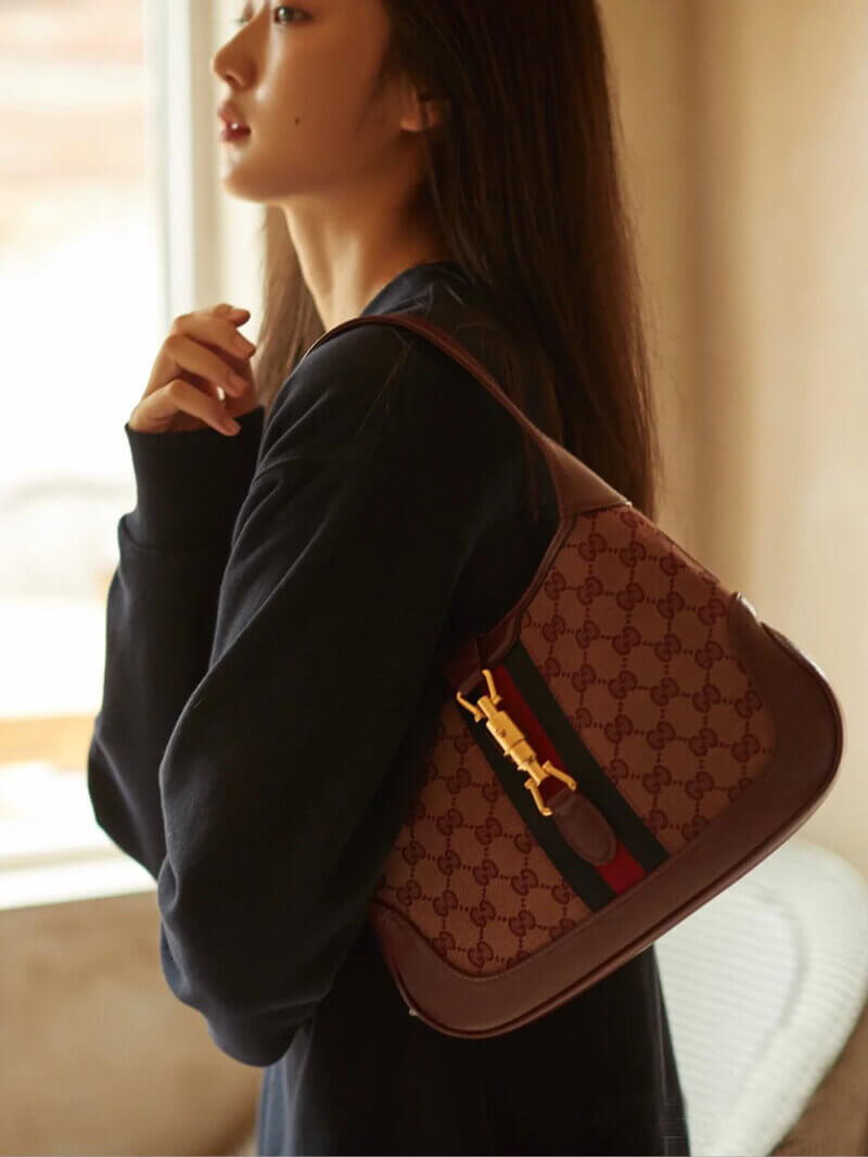 Gucci Jackie 1961 Small Shoulder Bag 636706 in Burgundy GG Canvas