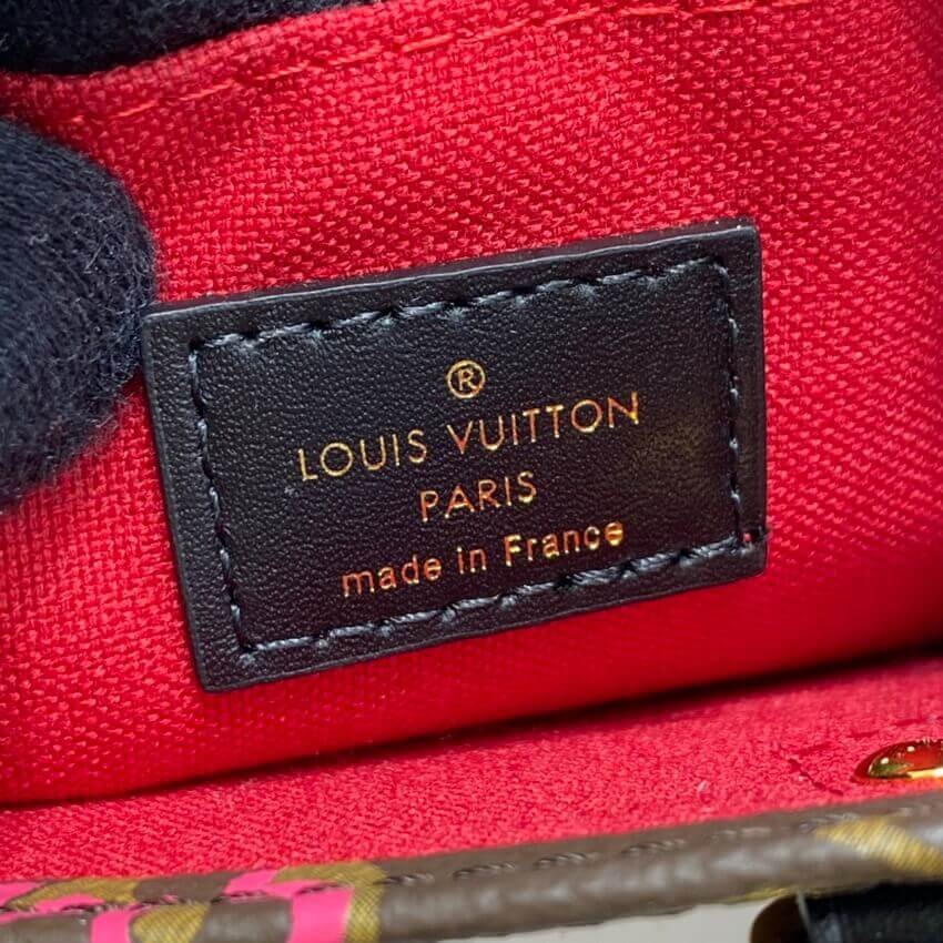 Louis Vuitton Signature Drawn Petit Sac Plat M80839