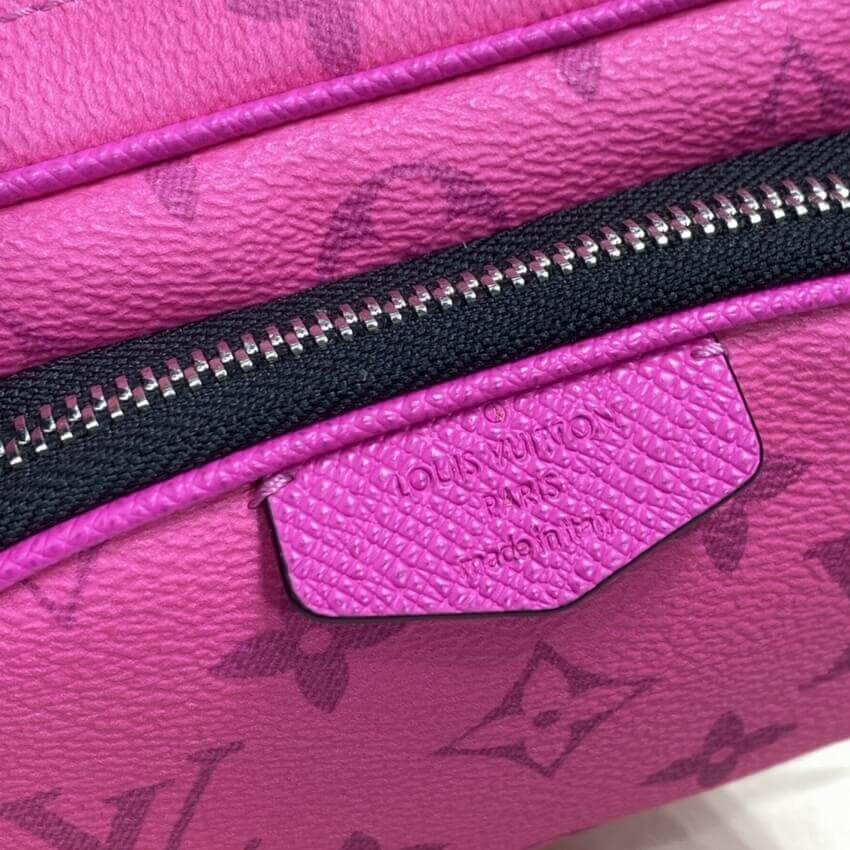 Louis Vuitton Outdoor Pouch Rosy M30781