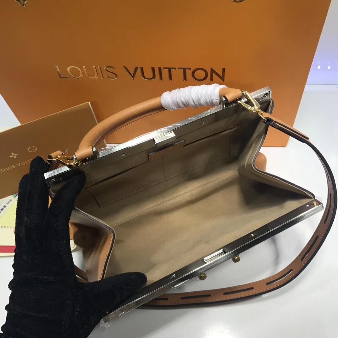 Louis Vuitton Crown Frame M43946