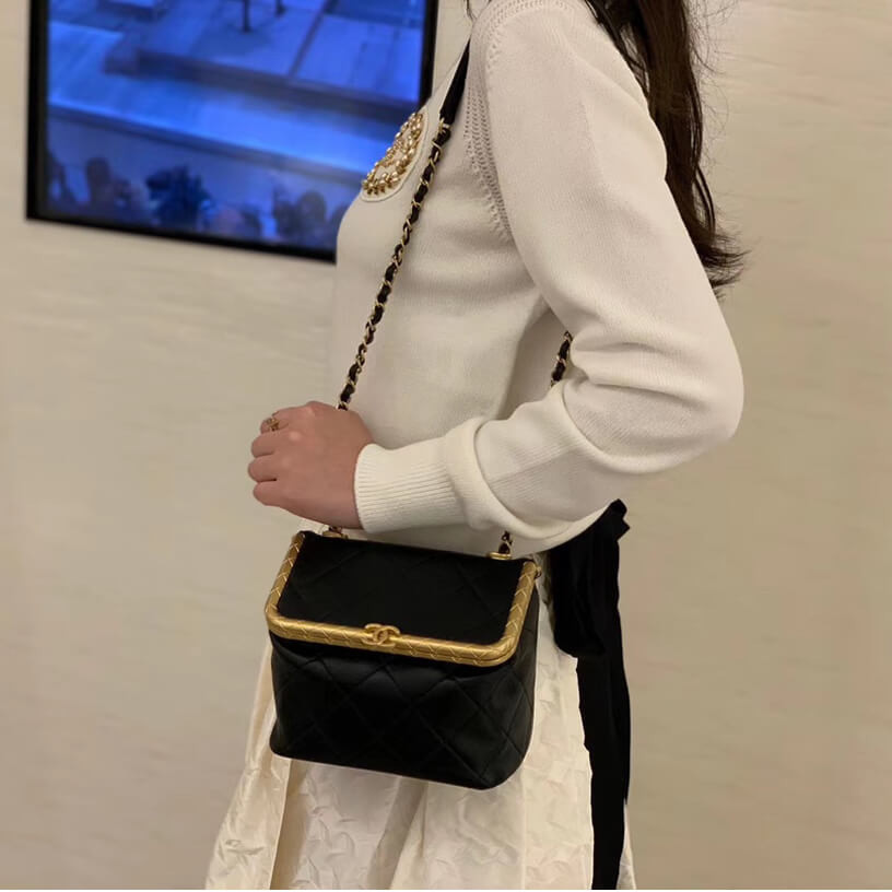 Chanel Lambskin Kiss-Lock Clasp Bag AS1886