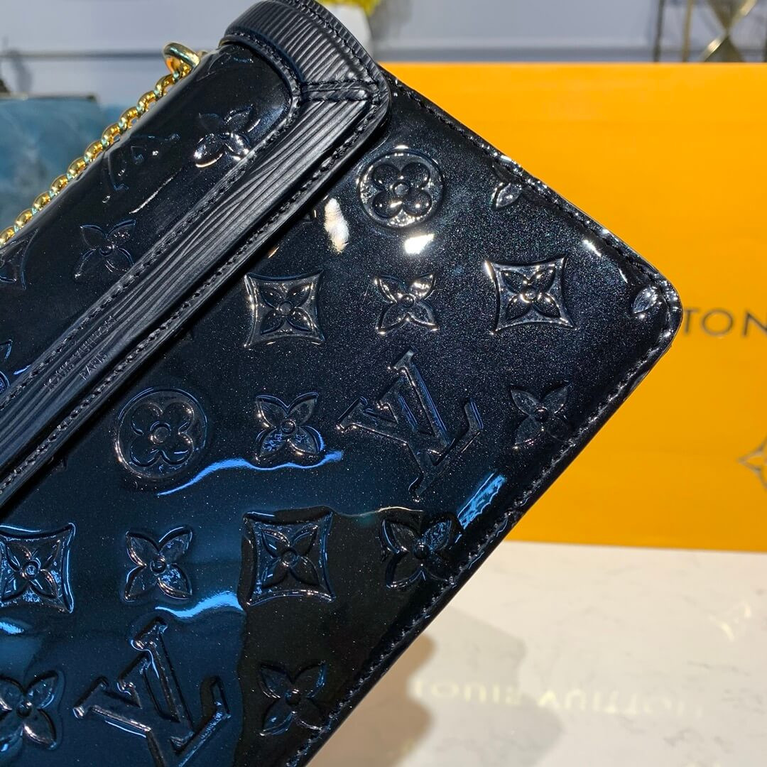 Louis Vuitton Monogram Vernis LV Wynwood M90445