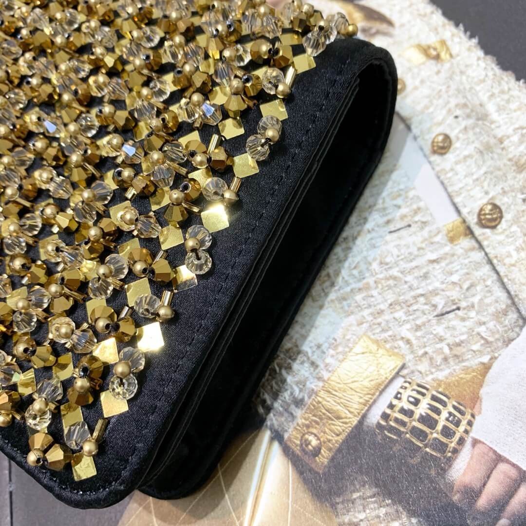 Chanel WOC Chain Flap Bag 86083