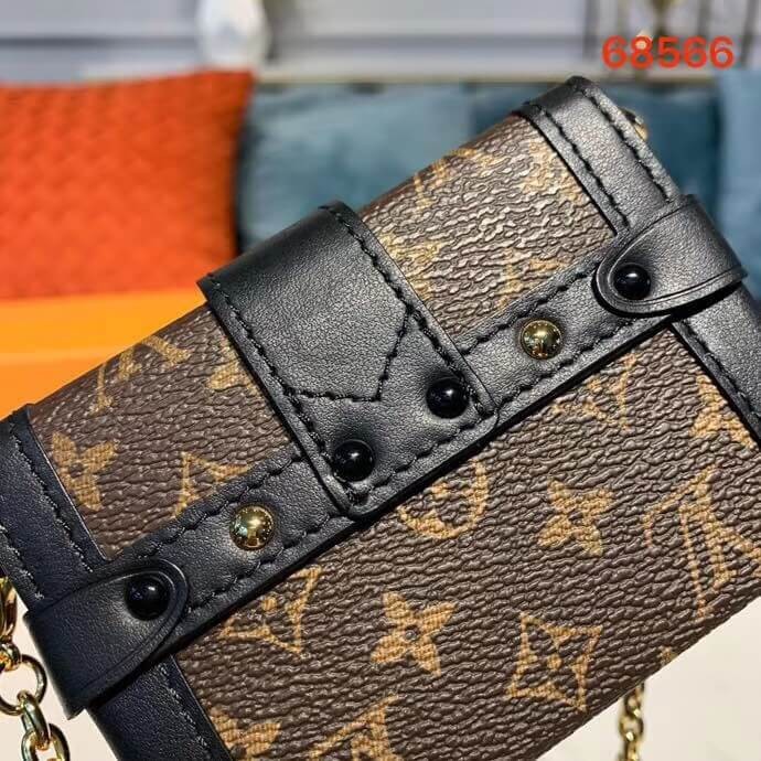 Louis Vuitton Essential Trunk M68566