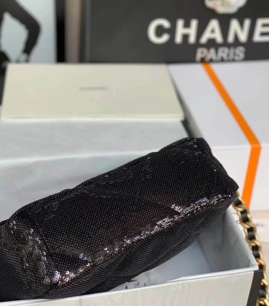 Chanel 19 Flap Bag in Tweed&Sequins  AS1160