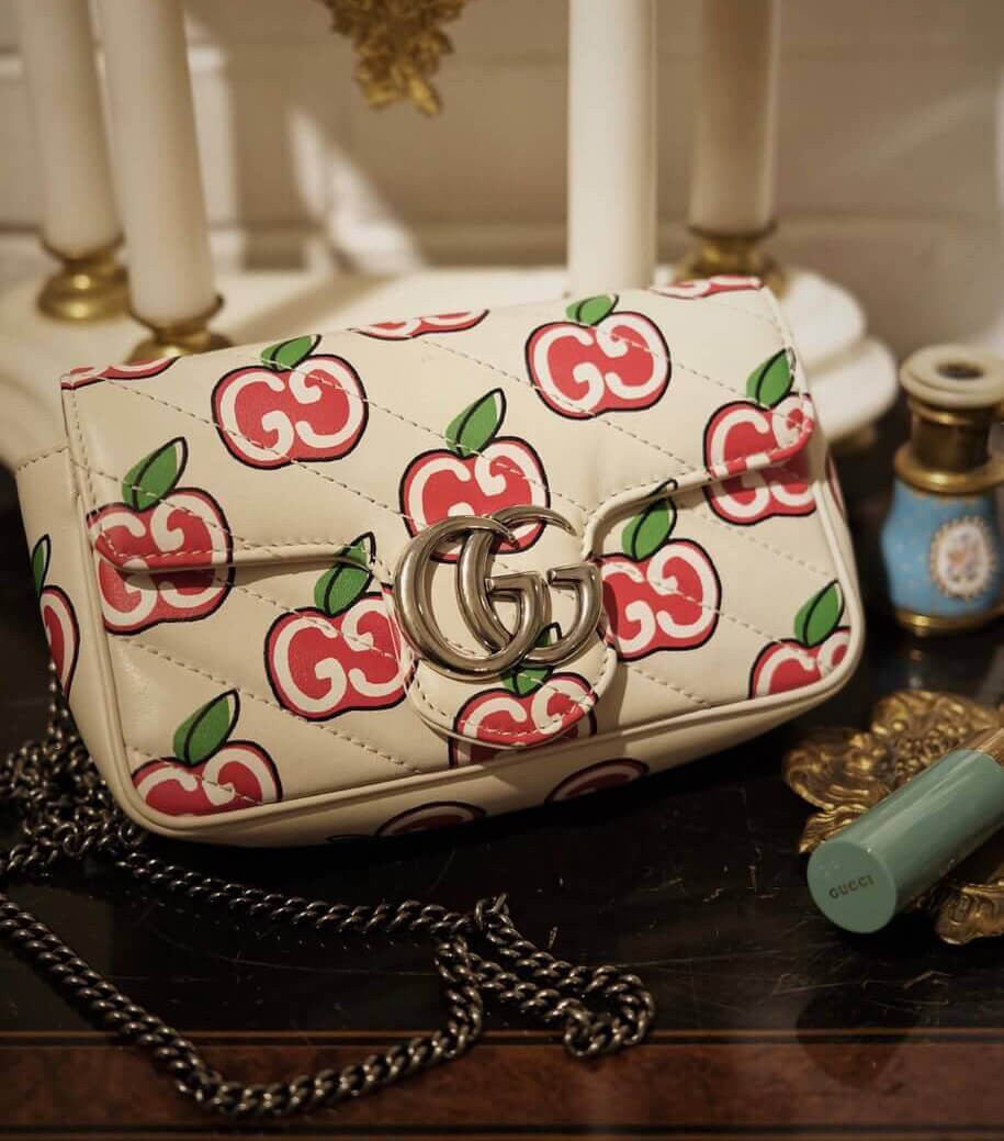 Gucci GG Apple Print Super Mini Bag 476433