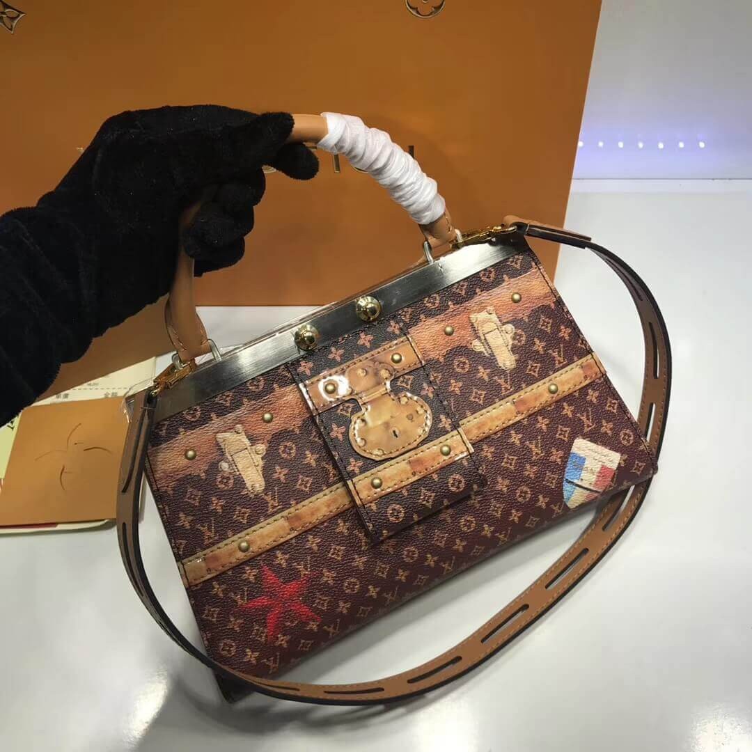 Louis Vuitton Crown Frame M43946