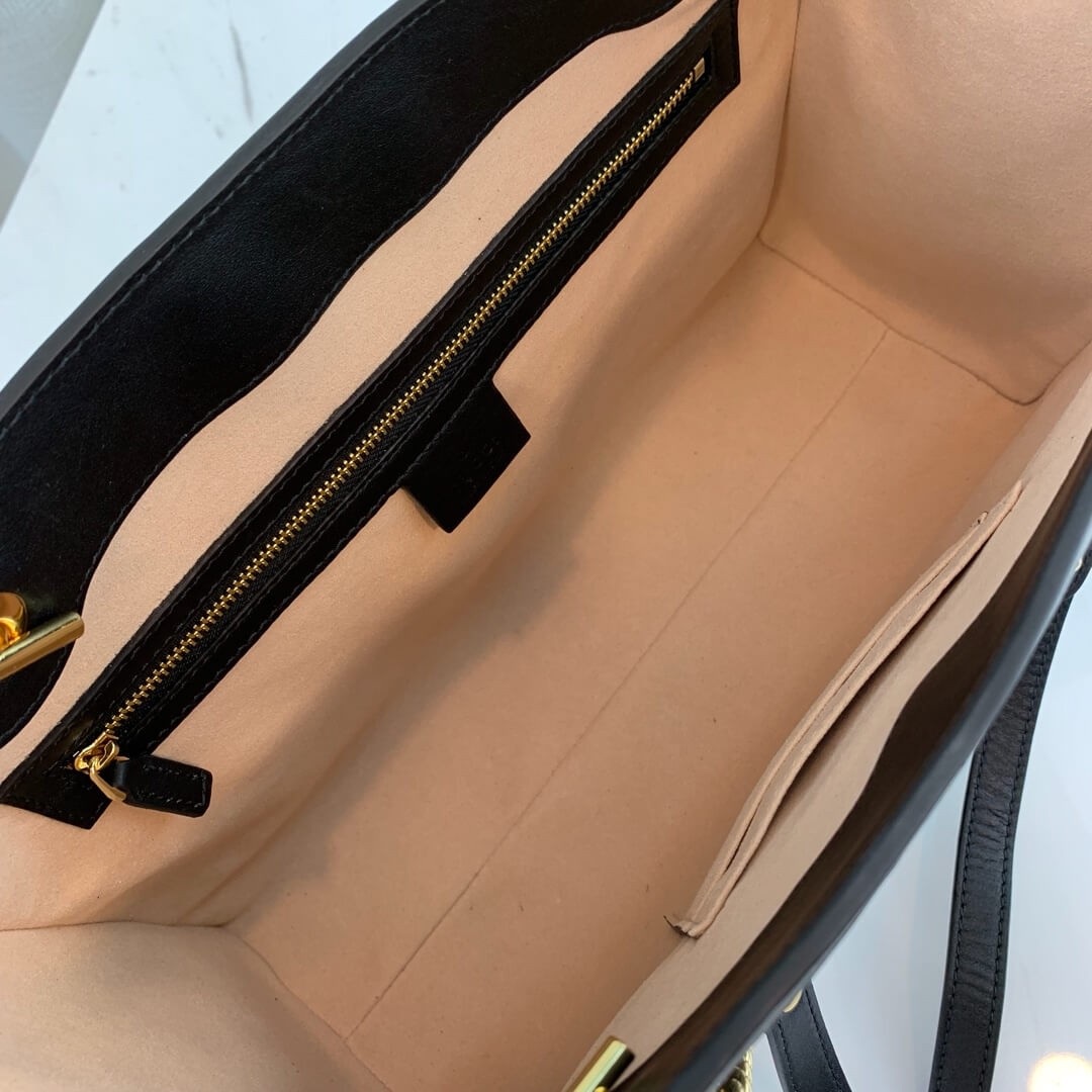 Gucci Padlock Gucci Signature Medium Shoulder Bag 479197